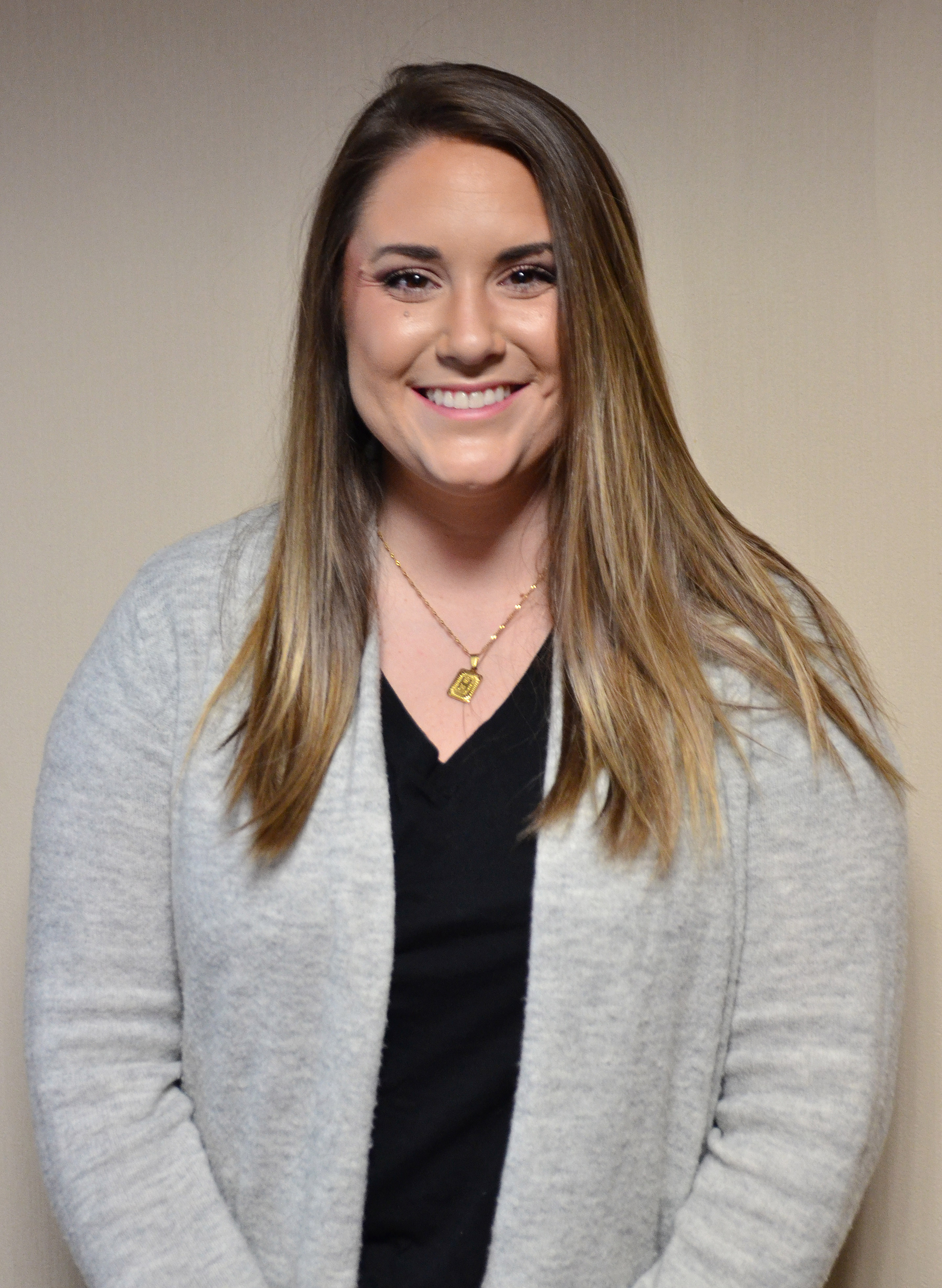 Holly Cook : Sales Representative