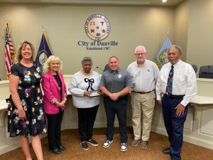 Left to Right, Commissioner Jennie Hollon, Commissioner Donna Peek, Glo Lewis, Asst Chief Glenn Doan, Commissioner Kevin Caudill, Mayor J.H. Atkins. (Photo submitted)